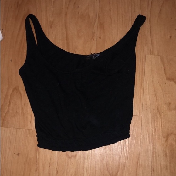 This is a plane black cropped tank top - Picture 1 of 2